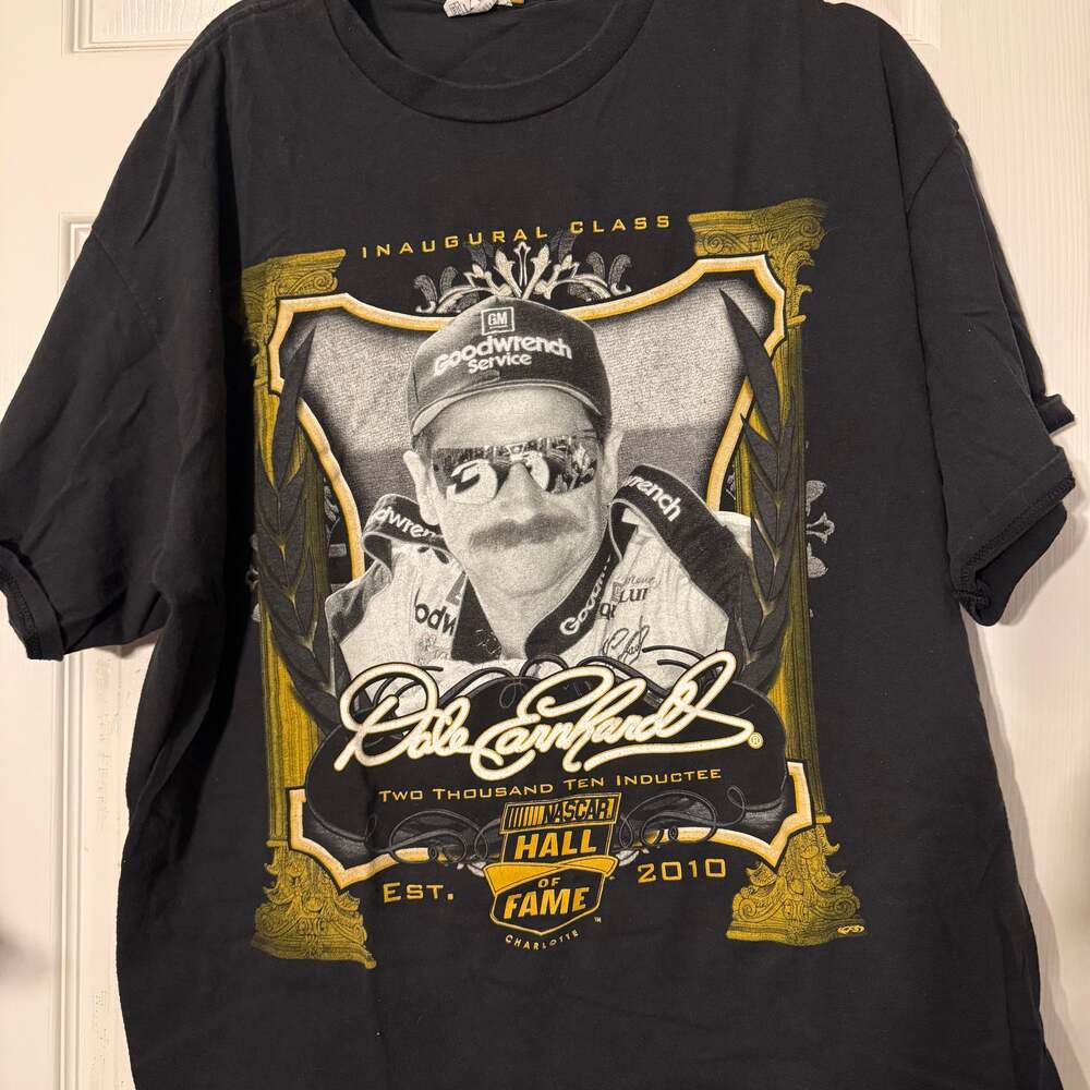 Dale Earnhardt NASCAR 2010 Inagural Class Hall of Fame Graphic T-Shirt Men's M